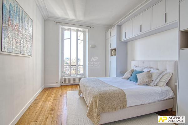 Le Chesnay limite Versailles Rive-Droite Appartement 7 pièces 271 m² carrez situé au 3ème étage d'un immeuble Haussmannien avec ascenseur, cave et jardin partagé €2 360 000 ** - Référence 26609
