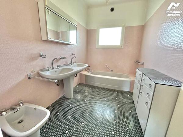 Maison Montrond-les-Bains 11 pièces 255m²