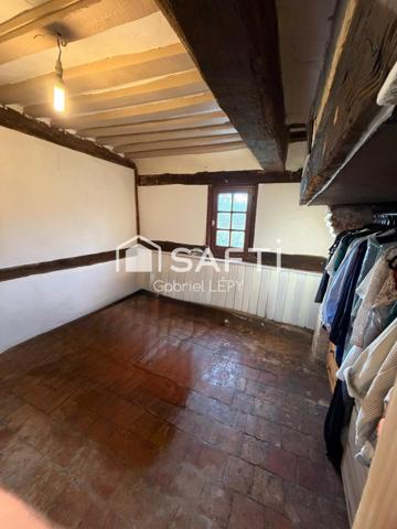 Maison en colombages 97 m² 5 ha de terrain proche, centre-ville