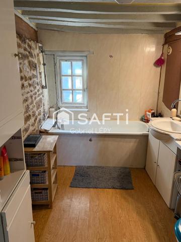 Maison en colombages 97 m² 5 ha de terrain proche, centre-ville