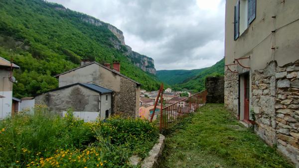 Batiment Tenay 8 pièce(s)