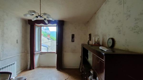 Batiment Tenay 8 pièce(s)