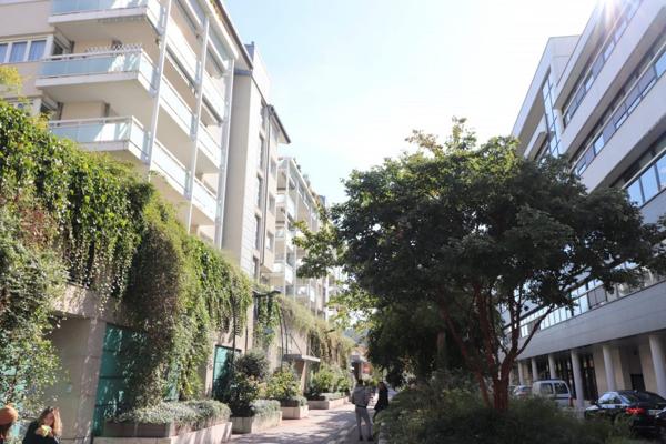 F2 VIDE - ANNECY COURIER + GARAGE