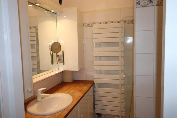 F2 VIDE - ANNECY COURIER + GARAGE