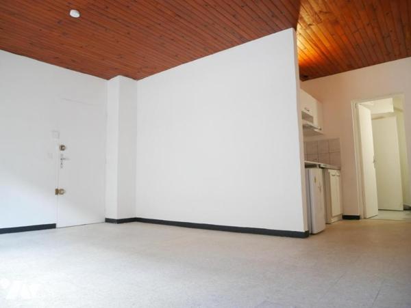 Centre ville de MONTPELLIER, quartier " Chaptal - Parc Clémenceau", un studio de 29 m².