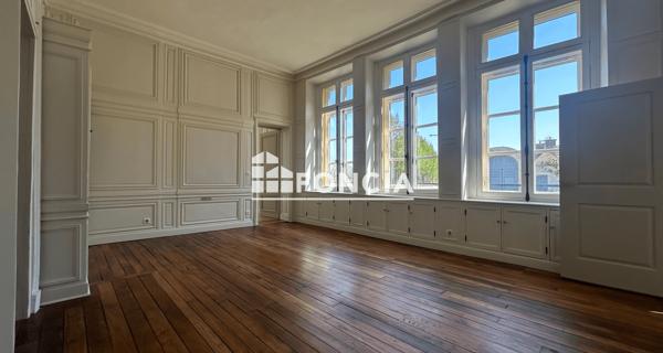 Location Appartement 4 pièces 90.1 m² - Bougival 78380