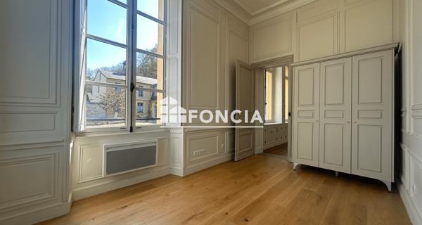 Location Appartement 4 pièces 90.1 m² - Bougival 78380