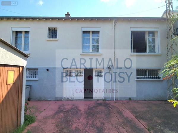 Maison à vendre à Cloyes-les-Trois-Rivières dans l'Eure-et-Loir (28220), ref : JS/910