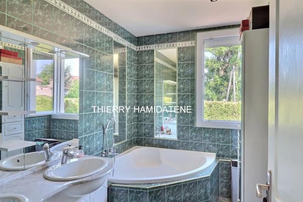 SECTEUR COLONIE 12MN A PIED DE LA GARE MAGNIFIQUE MAISON RENOVEE DE 156M2 6 PIECES 4 CHAMBRES S/SOL TOTAL  JARDIN FRUITIER ESPO SUD OUEST 550M2 GARAGE