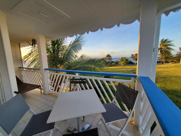 Superbe studio avec piscine et accès mer!