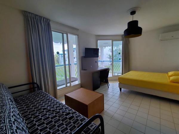 Superbe studio avec piscine et accès mer!