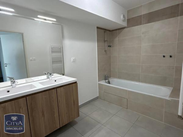Appartement à louer 4 pièces 74.79m² Beauzelle (31700)