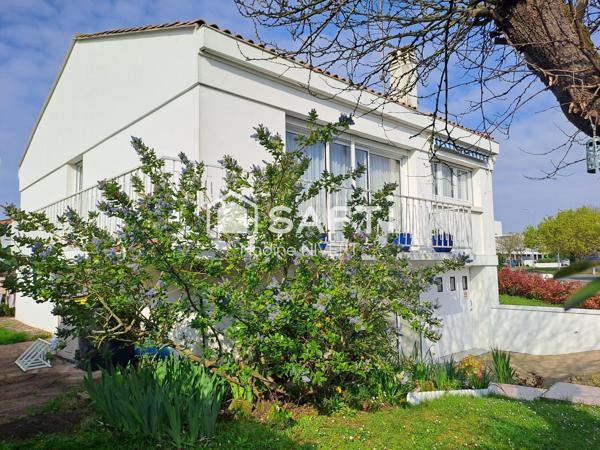 Maison non mitoyenne 128M2,3 chambres,garage 32M2