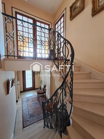 Maison non mitoyenne 128M2,3 chambres,garage 32M2