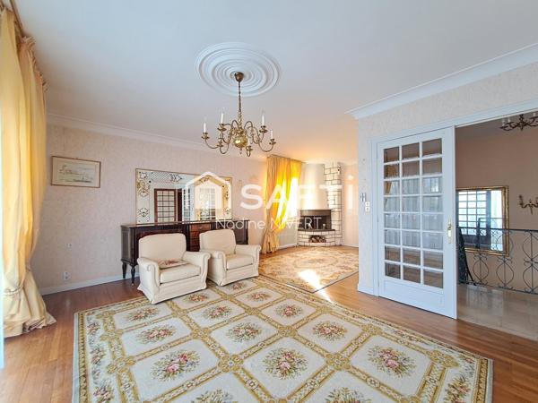 Maison non mitoyenne 128M2,3 chambres,garage 32M2