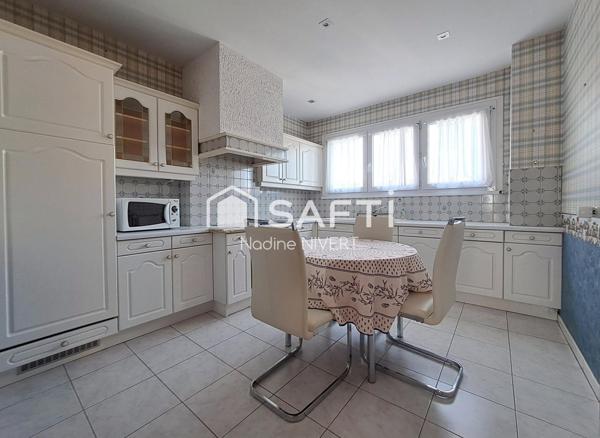 Maison non mitoyenne 128M2,3 chambres,garage 32M2