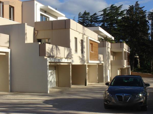 Appartement à vendre à Les Angles dans le Gard (30133), ref : SGAUR116261   
CANDEAU