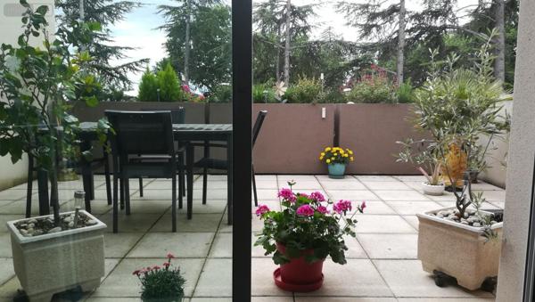 Appartement à vendre à Les Angles dans le Gard (30133), ref : SGAUR116261   
CANDEAU