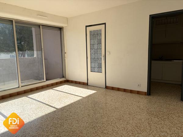 Proche Ecole d'infirmières - T2+cave+parking - 43.38 m2