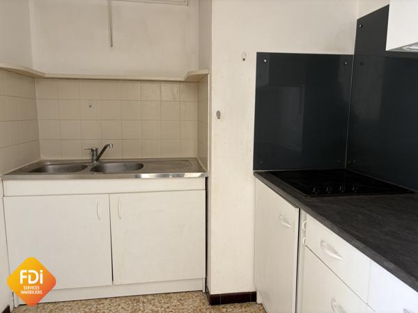 Proche Ecole d'infirmières - T2+cave+parking - 43.38 m2