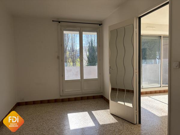 Proche Ecole d'infirmières - T2+cave+parking - 43.38 m2