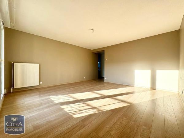 Appartement à louer 3 pièces 64.63m² Nîmes (30900)