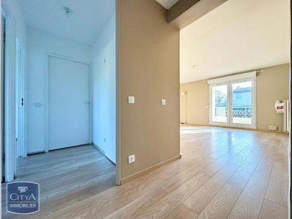 Appartement à louer 3 pièces 64.63m² Nîmes (30900)