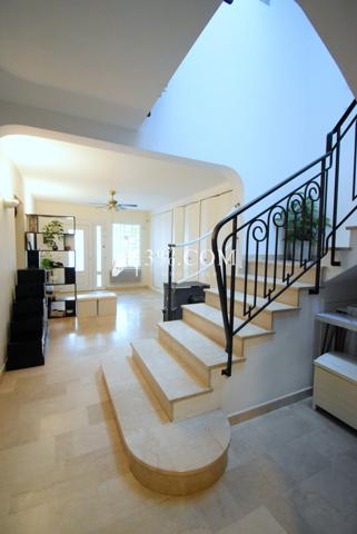 Maison 8 pièce(s) 5 chambre(s) 160 m²