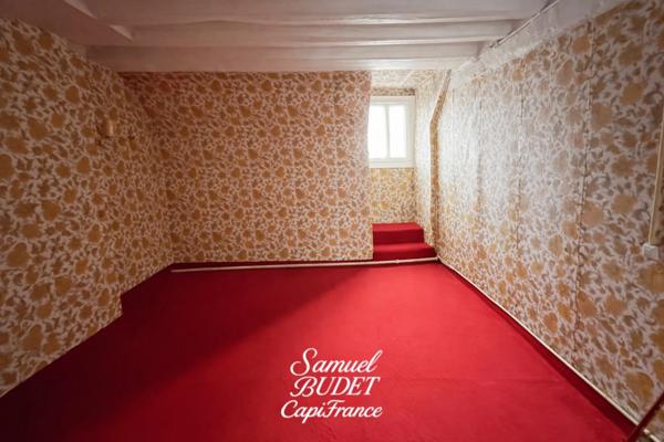 Maison familiale avec grand terrain et dépendances — Essay (près de Sées)