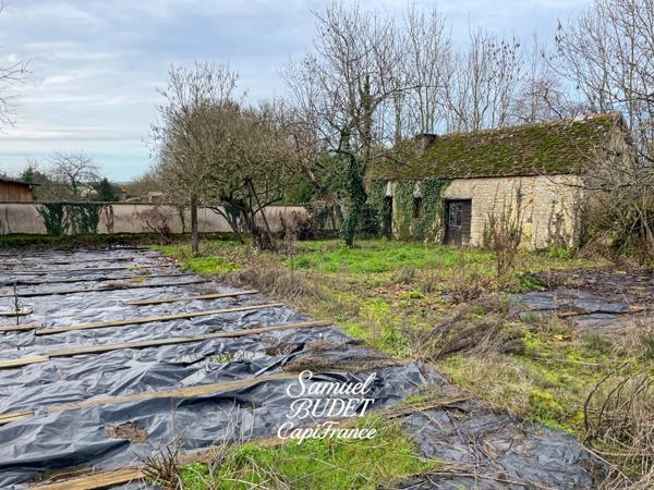 Maison familiale avec grand terrain et dépendances — Essay (près de Sées)