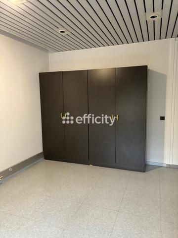 Bureau 8 pièces - 156 m²