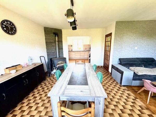 Maison d'habitation 5 chambres avec sous-sol et hangar de 90 m2