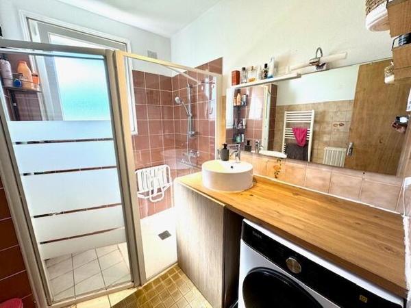 Maison d'habitation 5 chambres avec sous-sol et hangar de 90 m2