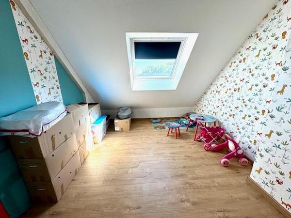 Maison d'habitation 5 chambres avec sous-sol et hangar de 90 m2