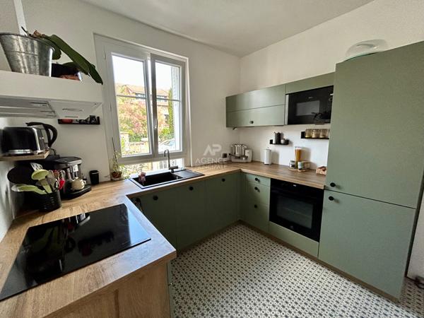 Maison Poissy 6 pièce(s) 100m2 625 000 € **  - Référence  9216