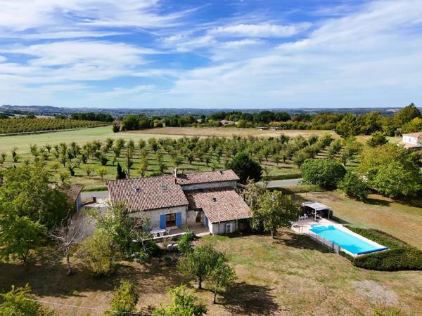 Charmante maison française avec vue et deux logements indépendants, à seulement 15 minutes d’Eymet