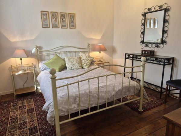 Charmante maison française avec vue et deux logements indépendants, à seulement 15 minutes d’Eymet