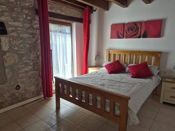 Charmante maison française avec vue et deux logements indépendants, à seulement 15 minutes d’Eymet