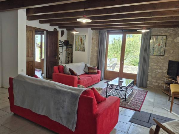 Charmante maison française avec vue et deux logements indépendants, à seulement 15 minutes d’Eymet