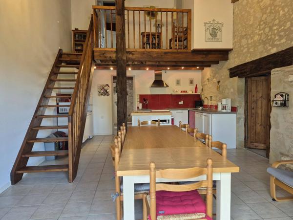 Charmante maison française avec vue et deux logements indépendants, à seulement 15 minutes d’Eymet