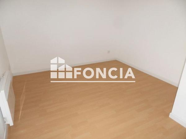 Location Appartement 3 pièces 49.4 m² - 5 AVENUE CARNOT Connerre 72160