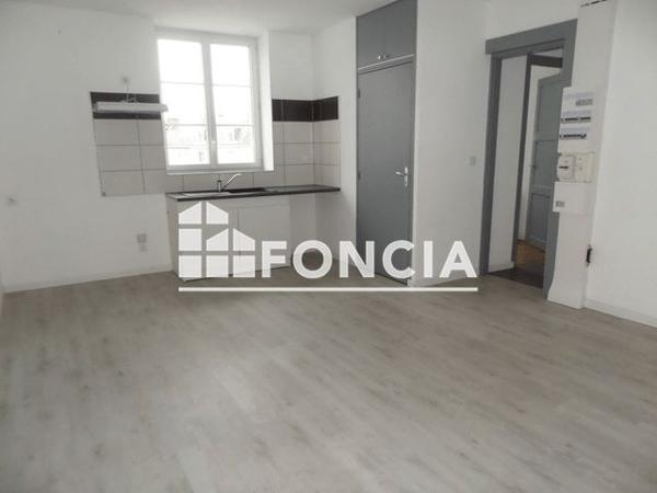 Location Appartement 3 pièces 49.4 m² - 5 AVENUE CARNOT Connerre 72160