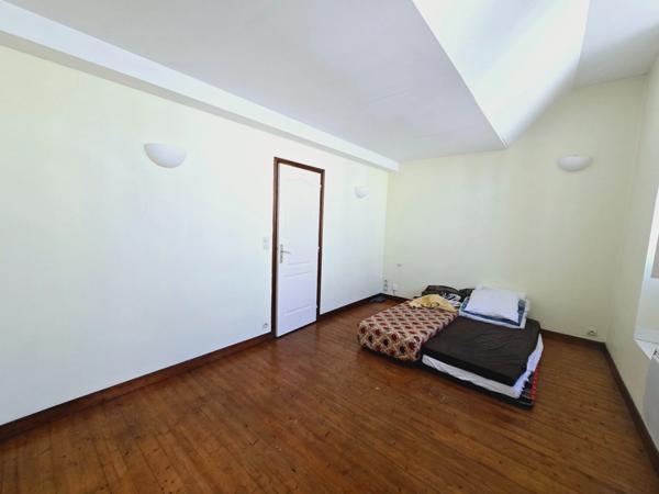 immeuble à vendre SAINT JEAN D'ANGELY (17) 98m² 2 logements loués