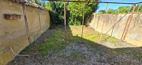 immeuble à vendre SAINT JEAN D'ANGELY (17) 98m² 2 logements loués