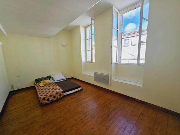 immeuble à vendre SAINT JEAN D'ANGELY (17) 98m² 2 logements loués