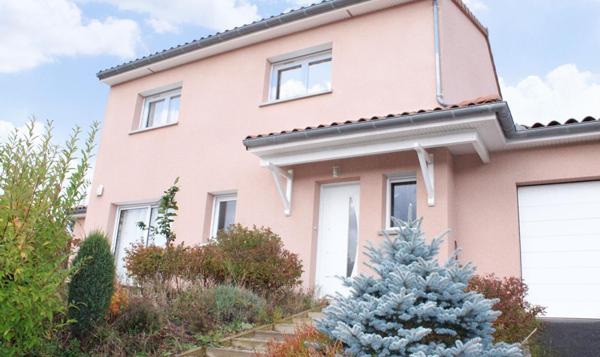Langogne Maison  5 pièce(s) 172 m2 avec 4 chambres double garage vue dégagée
