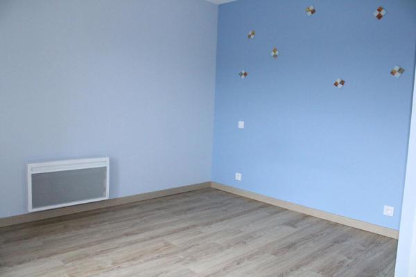 Langogne Maison  5 pièce(s) 172 m2 avec 4 chambres double garage vue dégagée