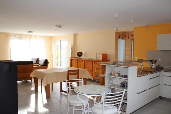 Langogne Maison  5 pièce(s) 172 m2 avec 4 chambres double garage vue dégagée