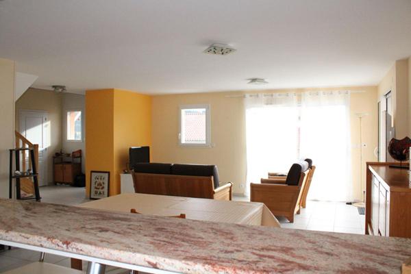 Langogne Maison  5 pièce(s) 172 m2 avec 4 chambres double garage vue dégagée