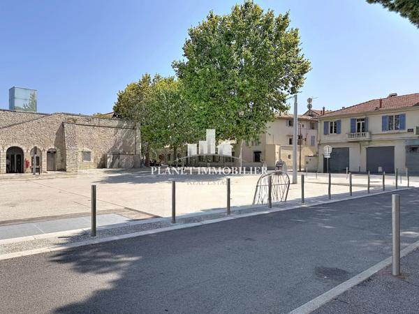 ANTIBES PORT VAUBAN IMMEUBLE A VENDRE